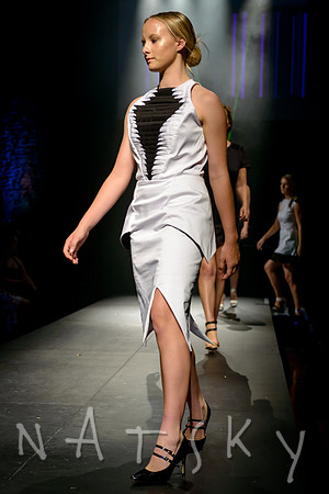 STRUT 112