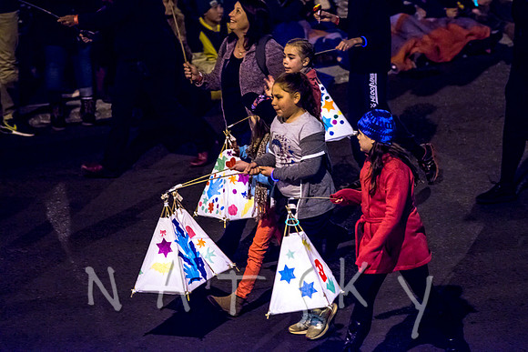 LANTERN PARADE 058
