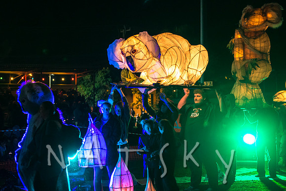 LANTERN PARADE 180