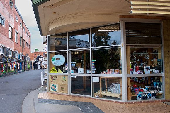 CADDIES  SHOPFRONT