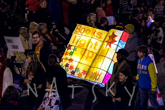 LANTERN PARADE 090