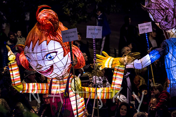 LANTERN PARADE 086