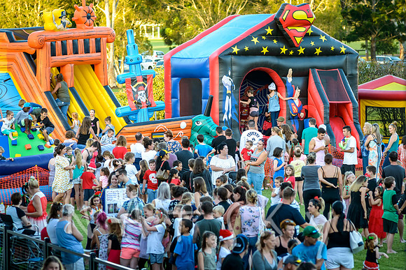 carols crowd 019