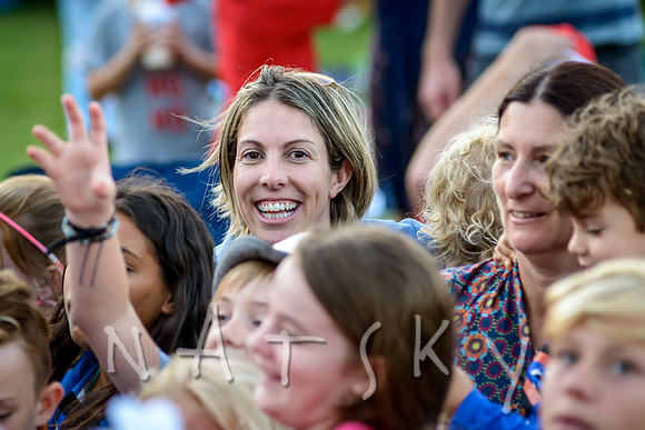 carols crowd 093