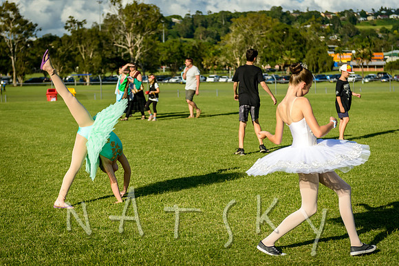 carols crowd 042