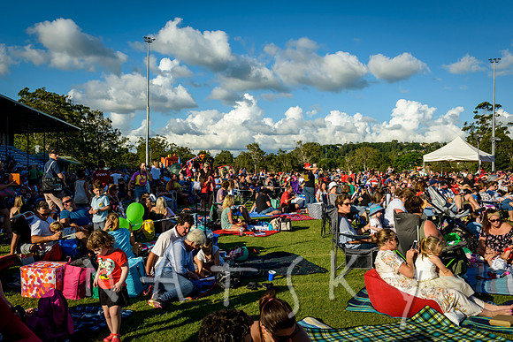 carols crowd 005