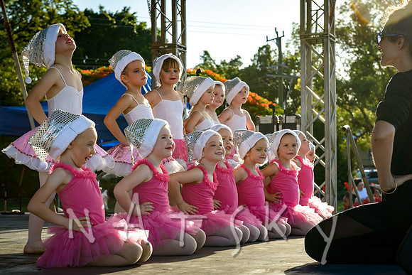 carols stage 037