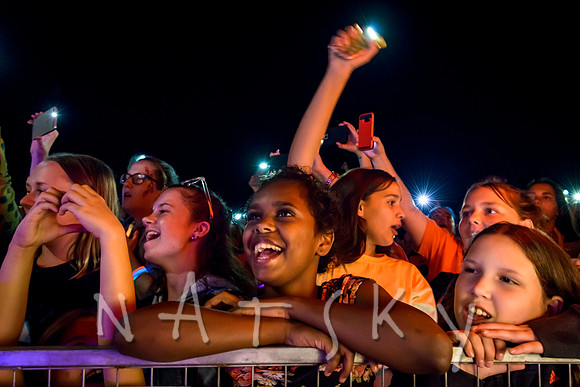 carols crowd 152