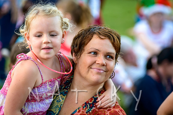 carols crowd 081