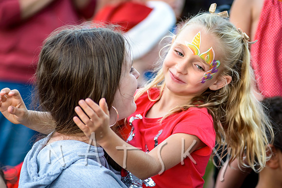 carols crowd 084