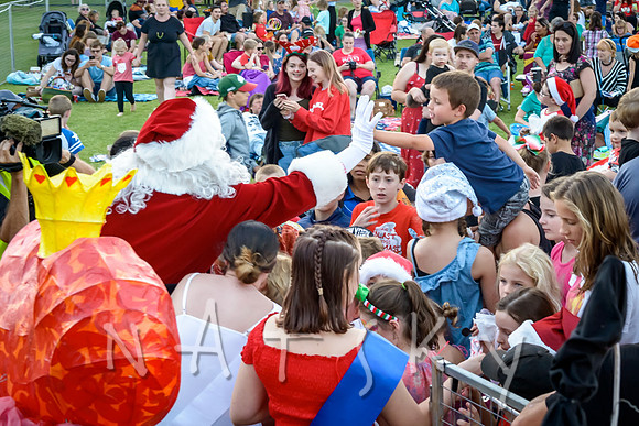 carols crowd 091