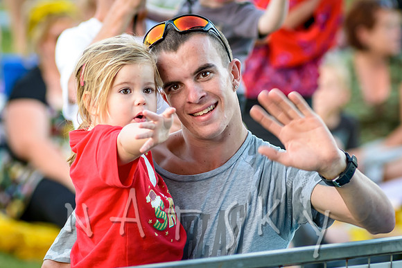 carols crowd 088