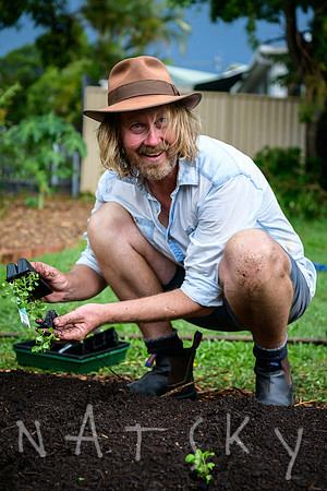PHIL DUDMAN - ABC GARDEN GURU