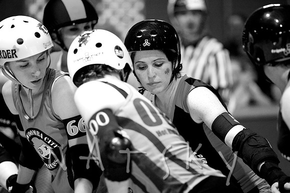 ROLLER DERBY PHOTOGRAPHER