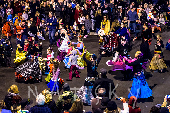 LANTERN PARADE 128
