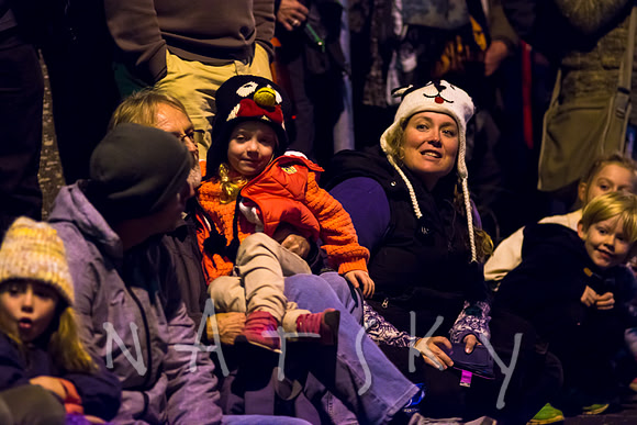 LANTERN PARADE 050